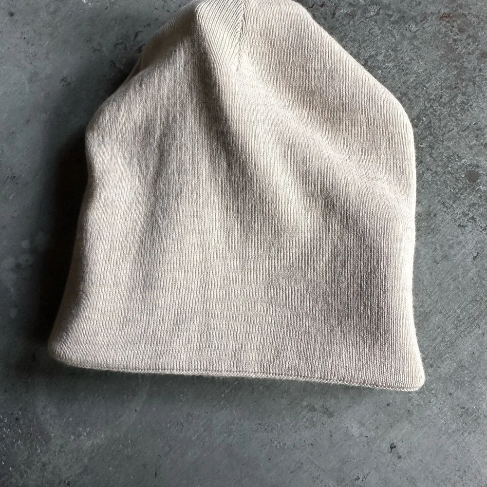 lululemon athletica Merino wool blend Heathered Cream Beanie NWT